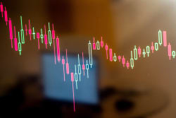 While liquid alternatives go with the flow, commodities are steady | Insights | Bloomberg Professional Services - Bloomberg